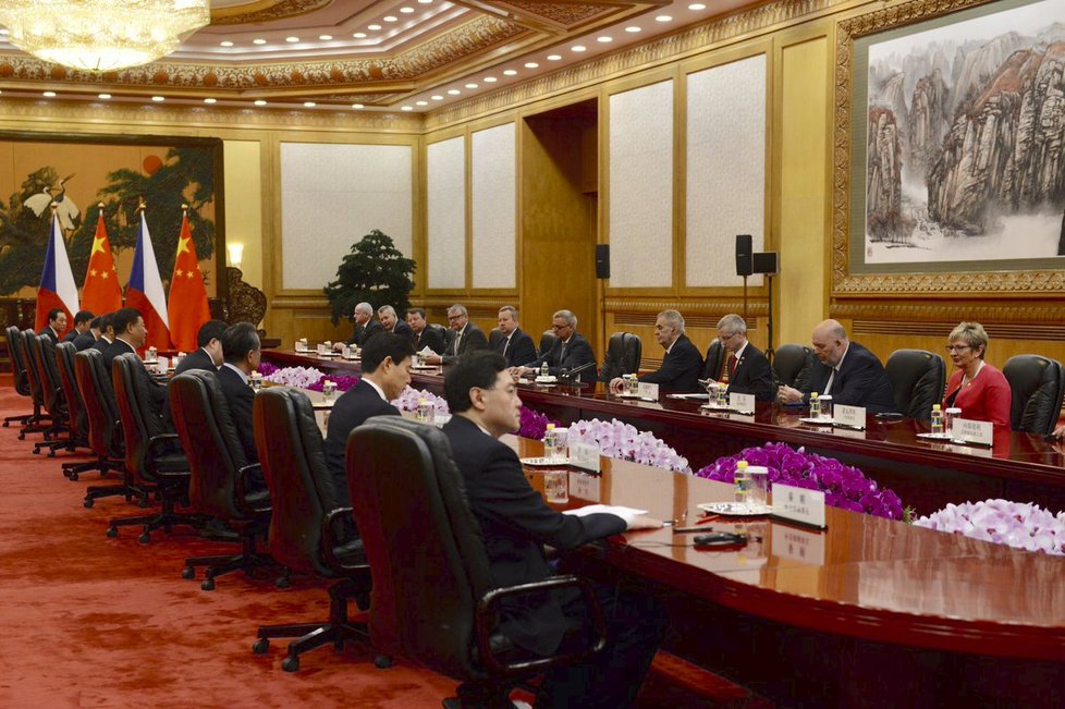 Prezident Miloš Zeman jedna se svým čínským protějškem Si Ťin-pchingem (28. 4. 2019)