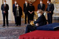 Zeman podepsal jmenování 81 profesorů. Nejvíce je lékařů, hojně i chemiků a techniků
