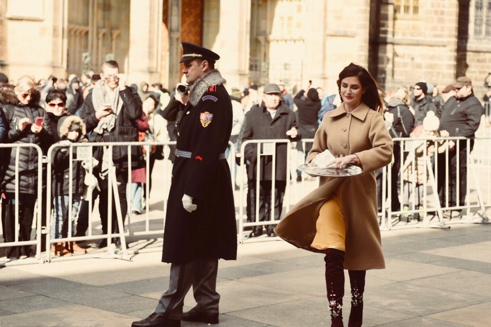 Na nádvoří při inauguraci přišla i dcera prezidenta Kateřina Zemanová