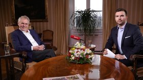 Miloš Zeman v pořadu S prezidentem v Lánech s moderátorem Davidem Vaníčkem (27. 3. 2018)