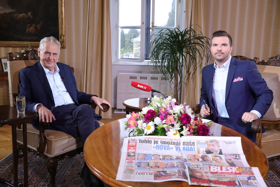 Prezident Miloš Zeman (vlevo) v rozhovoru s moderátorem Davidem Vaníčkem (24. 6. 2018)