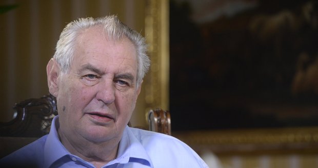 Zeman: Pomůže jen deportace migrantů. Nebránil by se ani plotu kolem hranic