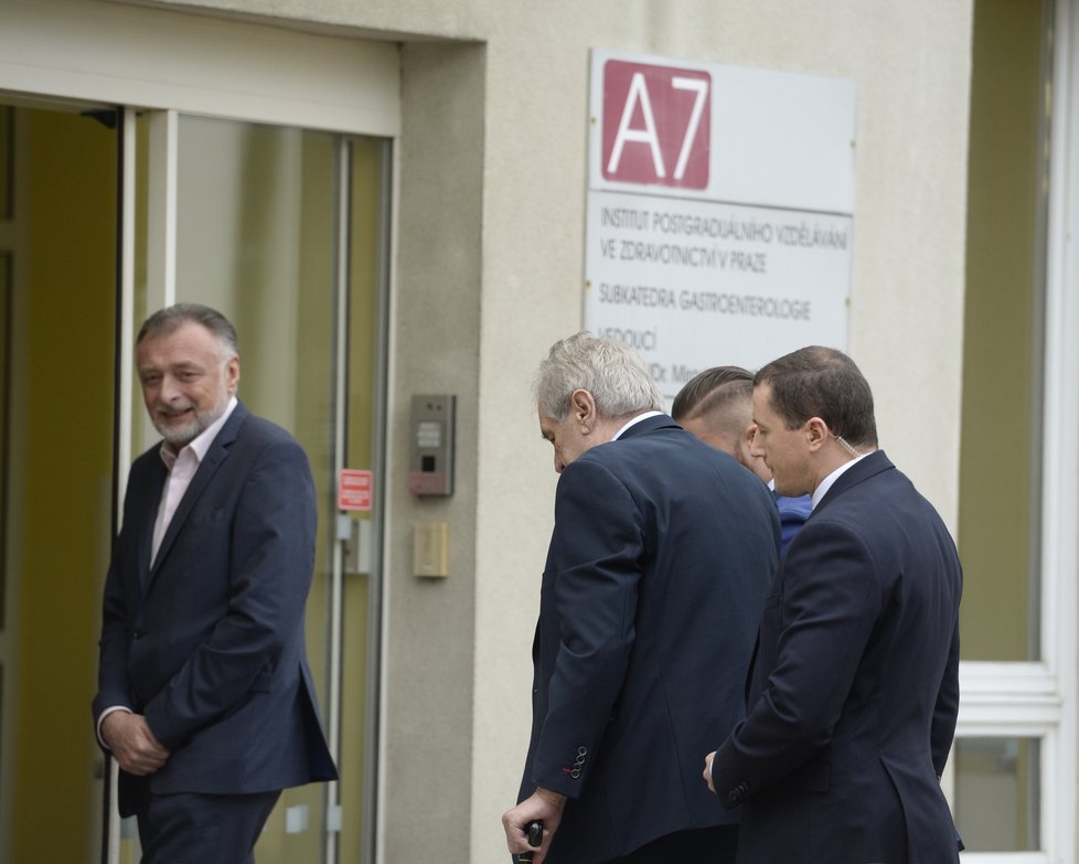 Prezident Miloš Zeman dorazil do nemocnice na vyšetření sluchu (6. 2. 2020)
