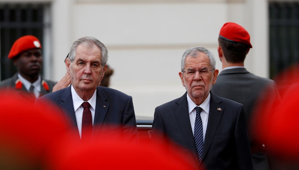 Prezident Miloš Zeman na státní návštěvě Rakouska, kde ho vítal Alexander Van der Bellen (3. 4. 2019).