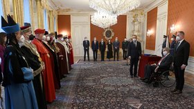 Prezident Miloš Zeman na Pražském hradě jmenoval 11 nových rektorů vysokých škol. Většina z nich se svých funkcí ujme od začátku února (26. 1. 2022)