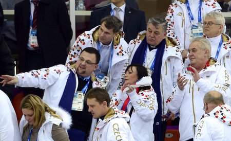 Prezident Miloš Zeman fandil českým sportovcům po boku své manželky Ivany.