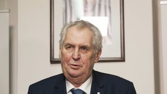 Zeman byl na operaci, oznámil Ovčáček