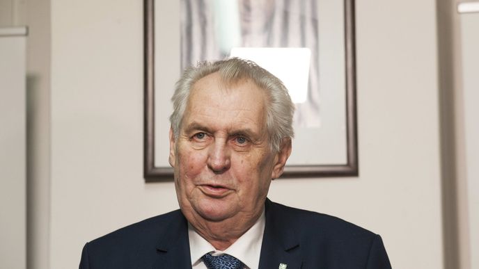 Prezident Miloš Zeman přijme příští středu demisi vlády