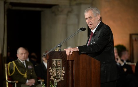 Miloš Zeman pronesl na Hradě projev a rozdal vyznamenání. (28. 10. 2018)