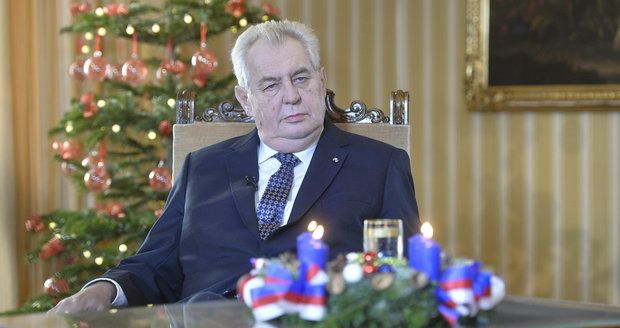 Šťastné prezidentské: S kým Zeman trávil Vánoce a co našel pod stromečkem?