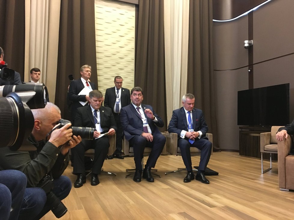 Zeman se 21. listopadu setkal v Soči s Putinem