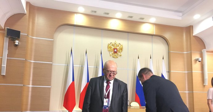 Společná tisková konference Zemana a Putina