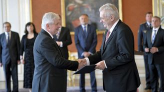 Zeman jmenoval Rusnoka guvernérem národní banky