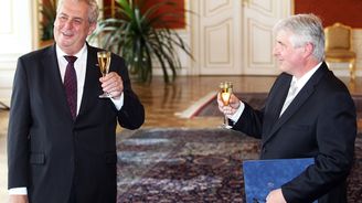 PETR HOLEC: Prezident Miloš Zeman se jen chová jako přímo zvolený politik!