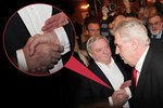 Miloš Zeman si podává po svém vítězství ruku s lobbistou Miroslavem Šloufem. A od té doby s ním nepromluvil