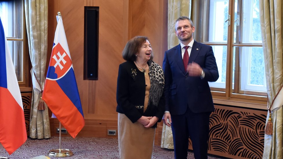 Velvyslankyně ČR na Slovensku Livia Klausová se 5. dubna 2018 sešla ve Vysokých Tatrách -Štrbském Plese s novým slovenským premiérem Petrem Pellegrinim.
