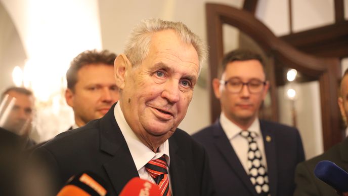 Zeman ve sněmovně při debatě o rozpočtu.