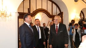 Prezident Zeman přišel do Sněmovny podpořit vládu Andreje Babiše (11.7.2018)