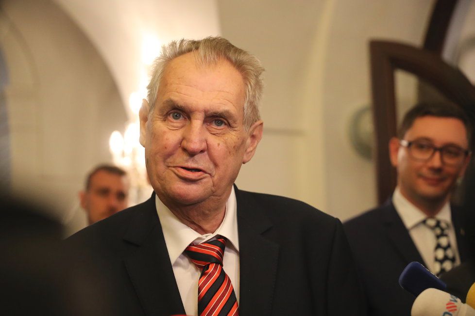 Zeman ve sněmovně při debatě o rozpočtu.