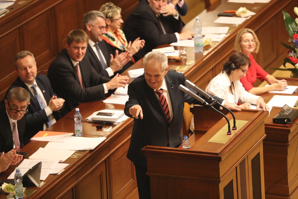 Miloš Zeman ve Sněmovně při debatě o rozpočtu