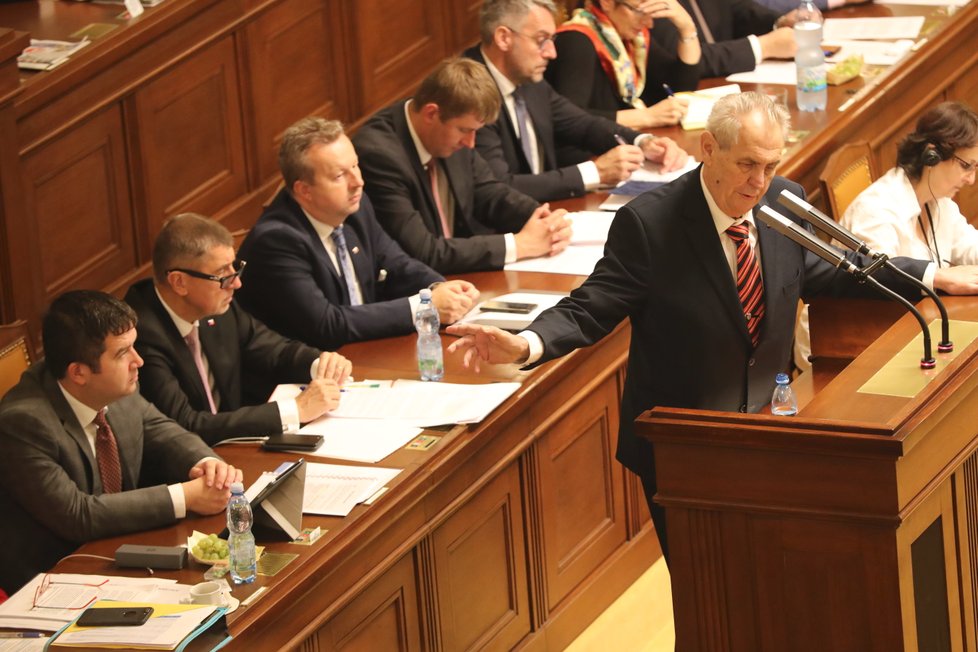 Zeman ve Sněmovně při debatě o rozpočtu (24. 10. 2018)