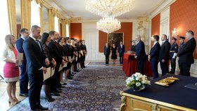 Prezident Miloš Zeman jmenoval 31. ledna 2018 na Pražském hradě 25 nových soudců.