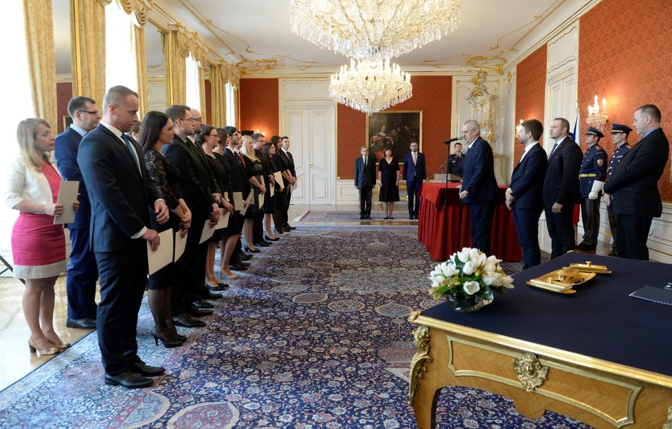 Prezident Miloš Zeman jmenoval 31. ledna 2018 na Pražském hradě 25 nových soudců.