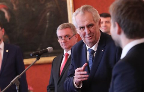 Zeman poprvé po volbách mezi lidmi: V jaké kondici jmenoval soudce?