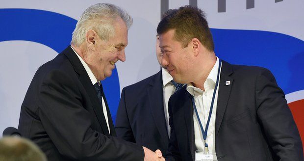 Zeman vystoupil pochvalně na sjezdu okamurovců. Politici: Je to morální špína, šíří nenávist