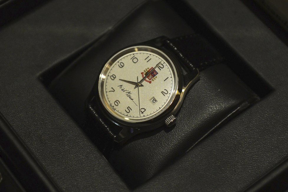 Prezident Miloš Zeman přivezl svému srbskému protějšku Aleksandru Vučičovi hodinky.