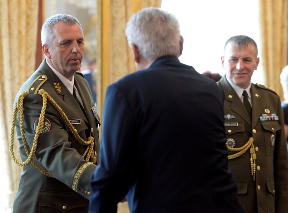 Titul Generál nosí od 8. 5. 2018 také Ivo Střecha a Pavel Chovančík. Prezident Miloš Zeman jim ke jmenování gratuloval na Pražském hradě