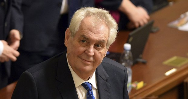 „Bitva“ o Šumavu pokračuje: Zeman vetoval zákon, vrátil ho poslancům