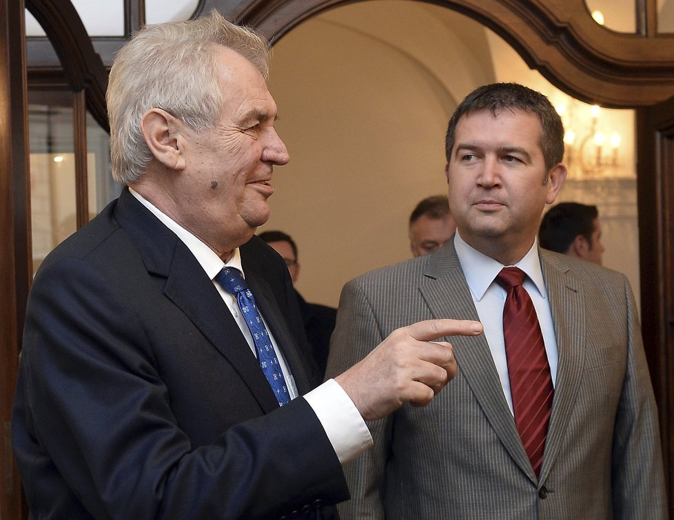 Prezident Miloš Zeman a předseda dolní komory Jan Hamáček (ČSSD) ve Sněmovně (21. 2. 2017)