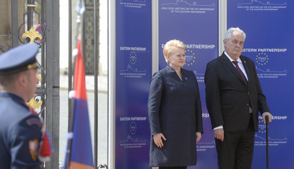 Litevská prezidentka Dalia Grybauskaitéová a prezident ČR Miloš Zeman.