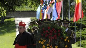 Na Národním hřbitově v Terezíně na Litoměřicku se 17. května konala Terezínská tryzna. Hlavní projev na vzpomínkové akci k uctění obětí nacistické perzekuce přednesl prezident Miloš Zeman