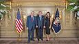 Miloš Zeman s Donaldem a jeho ženou Melanií. Sejdou se za rok na ambasádě v Jeruzalémě?