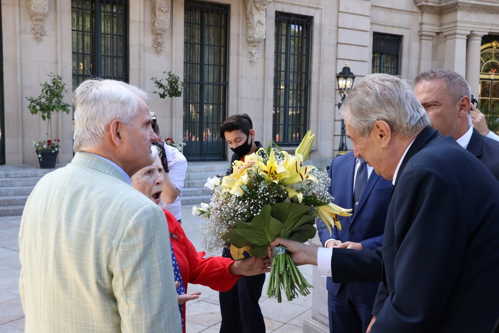 Oslavy 244. výročí Dne nezávislosti USA: Stephen B. King, Karen Ruyle a Miloš Zeman (30. 6. 2020)