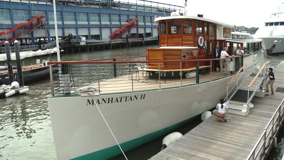Zeman v USA v roce 2015: Plavba lodí kolem Manhattanu, kterou uspořádal pro krajany.