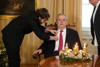 Komentář: Zeman nadělil Ježíška. Radost lidem a Babišovi, bolest opozici a chvilkařům