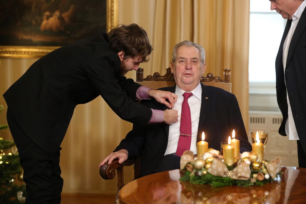 Přípravy na tradiční vánoční poselství prezidenta Miloše Zemana (26. 12. 2019)