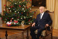 ŽIVĚ: S prezidentem v Lánech. Co řekne Zeman o teroristovi, který zabil Češku?