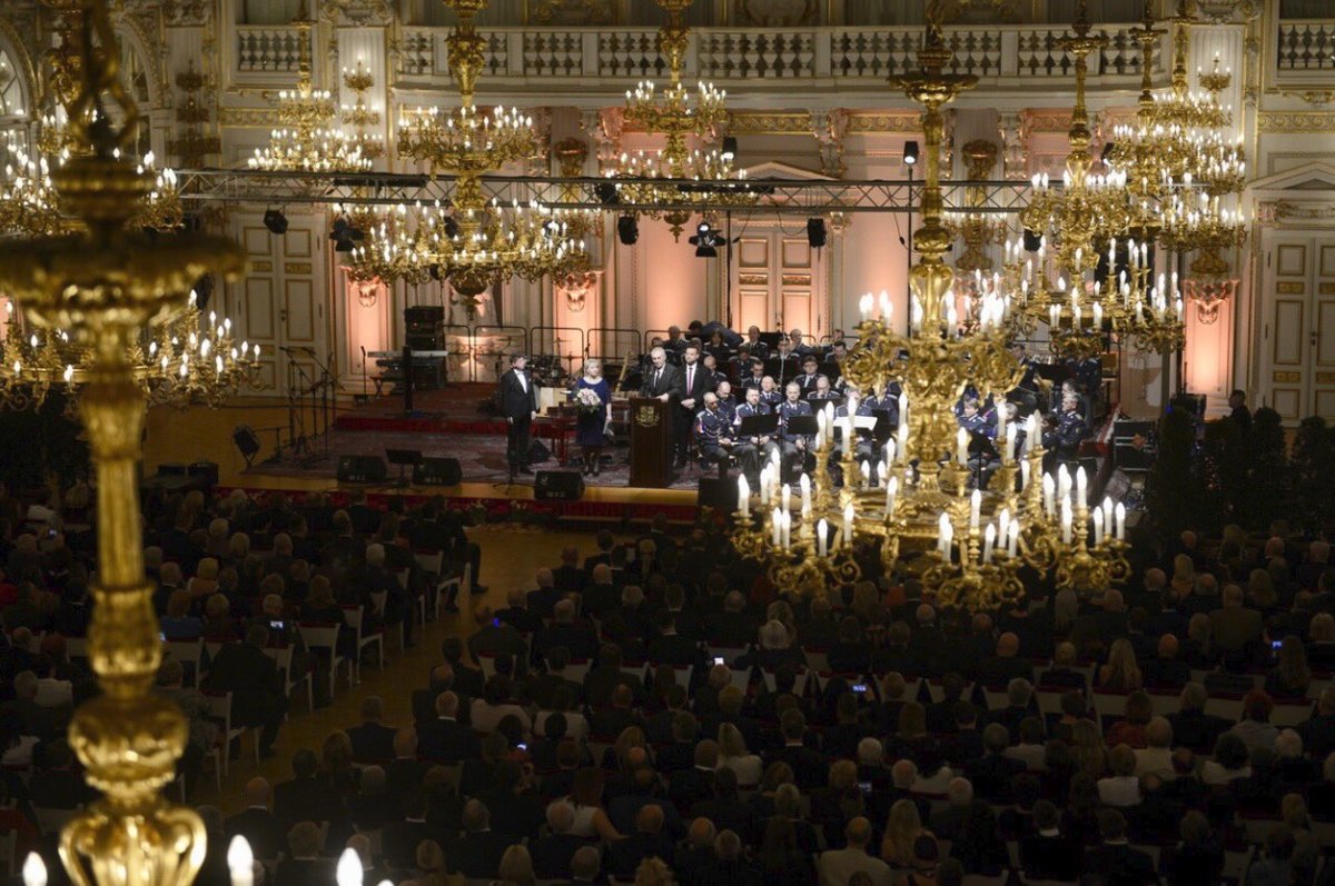 Zemanův večírek: Hosté se sešli ve Španělském sále