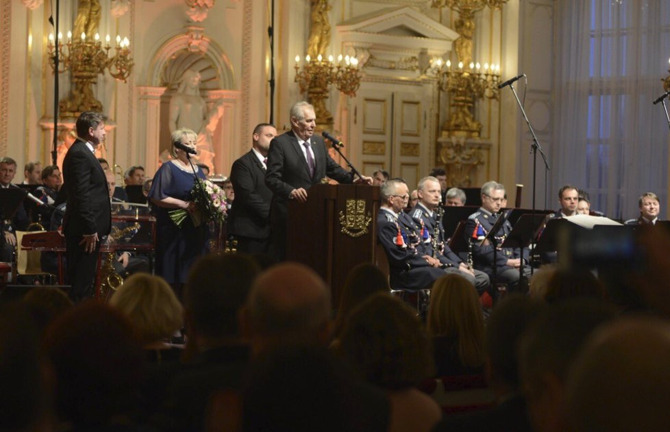 Zemanův večírek: Prezident pronesl projev ve Španělském sále