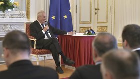 Prezident Zeman při projevu před velvyslanci
