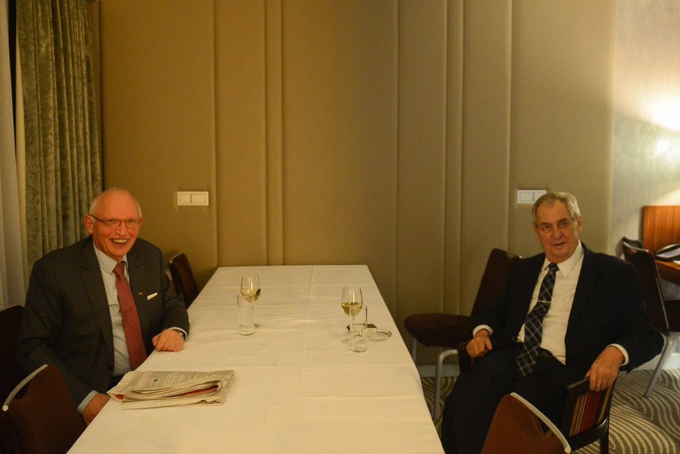 Setkání prezidenta Zemana s bývalým eurokomisařem Günterem Verheugenem