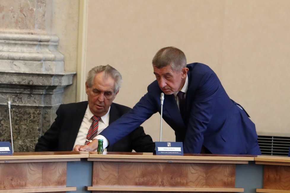 Prezident Miloš Zeman s premiérem Andrejem Babišem (ANO) na jednání vlády. (16.9.2019)