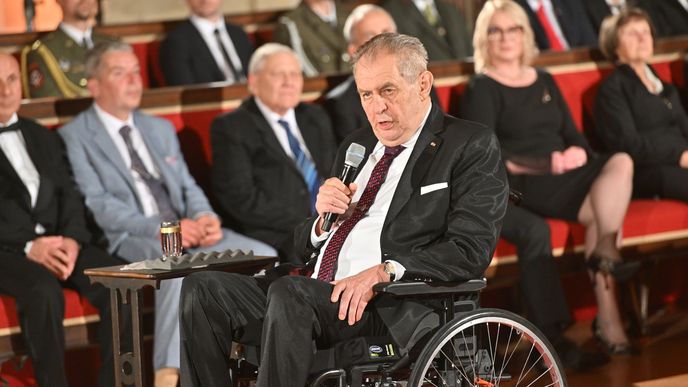 Prezident Miloš Zeman předal na Pražském hradě státní vyznamenání