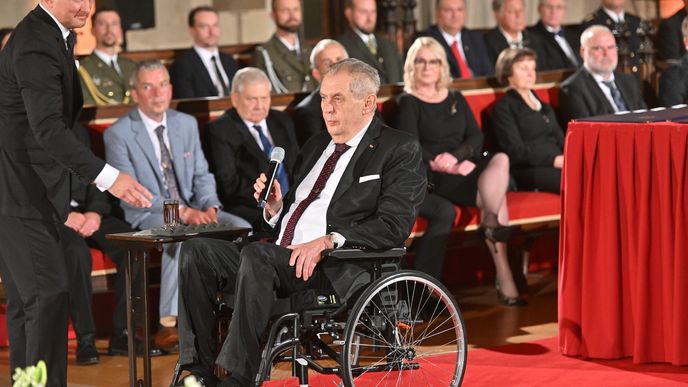 Prezident Miloš Zeman předal na Pražském hradě státní vyznamenání