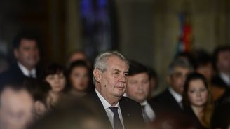 Udílení státních vyznamenání se blíží. Čtěte, koho Zeman ocení a kdo ani nedostal pozvání