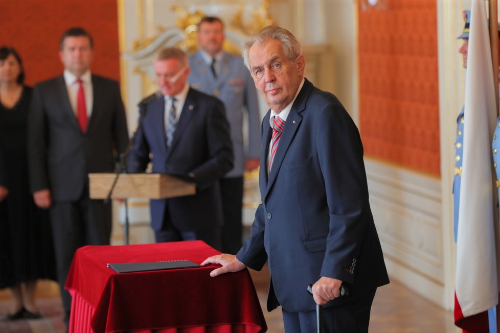 Prezident Miloš Zeman jmenoval Lubomíra Zaorálka ministrem kultury.